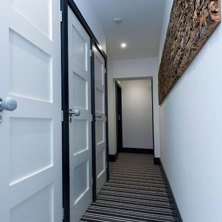 Bootique House - Luxury Group Accommodation In Уейкфийлд Екстериор снимка