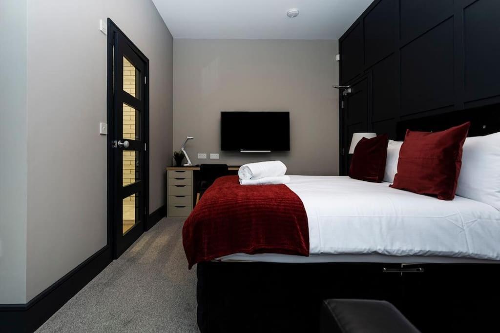 Bootique House - Luxury Group Accommodation In Уейкфийлд Екстериор снимка