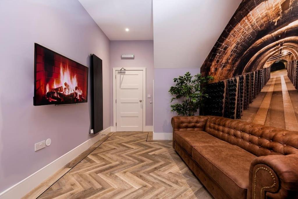 Bootique House - Luxury Group Accommodation In Уейкфийлд Екстериор снимка