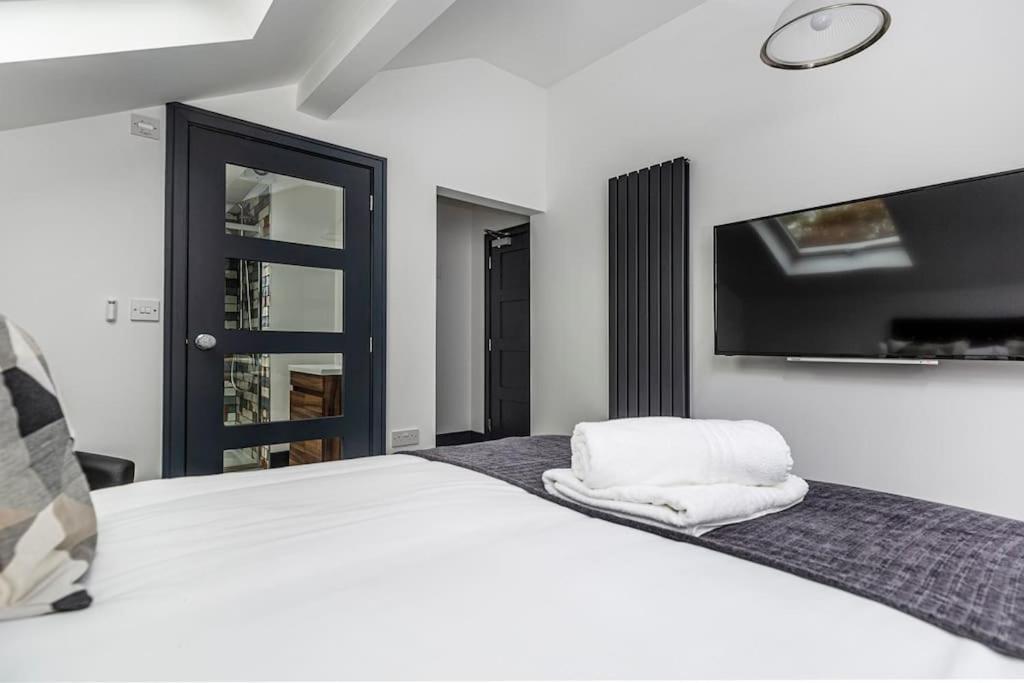 Bootique House - Luxury Group Accommodation In Уейкфийлд Екстериор снимка
