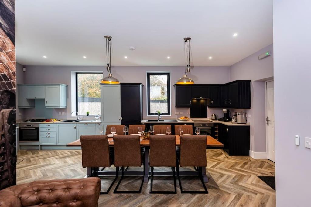 Bootique House - Luxury Group Accommodation In Уейкфийлд Екстериор снимка