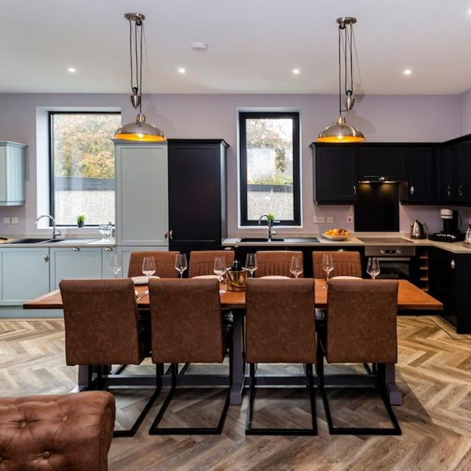 Bootique House - Luxury Group Accommodation In Уейкфийлд Екстериор снимка