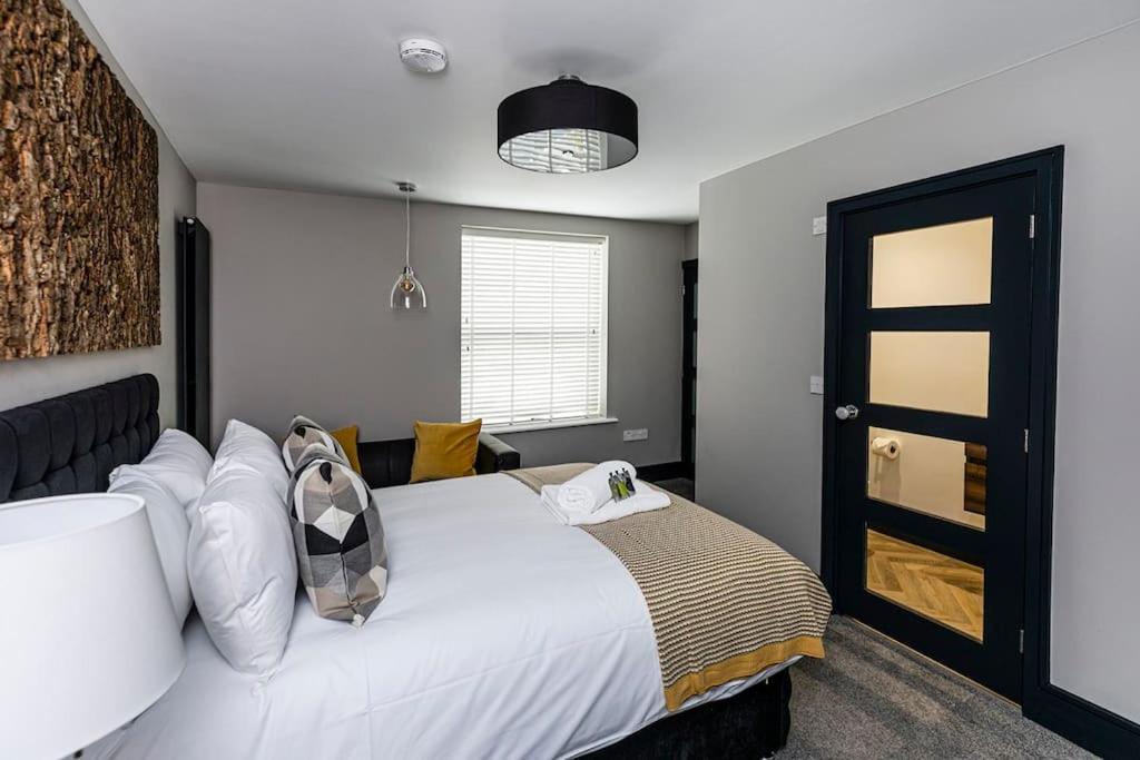 Bootique House - Luxury Group Accommodation In Уейкфийлд Екстериор снимка